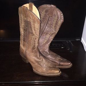 Stetson pointed toe boots